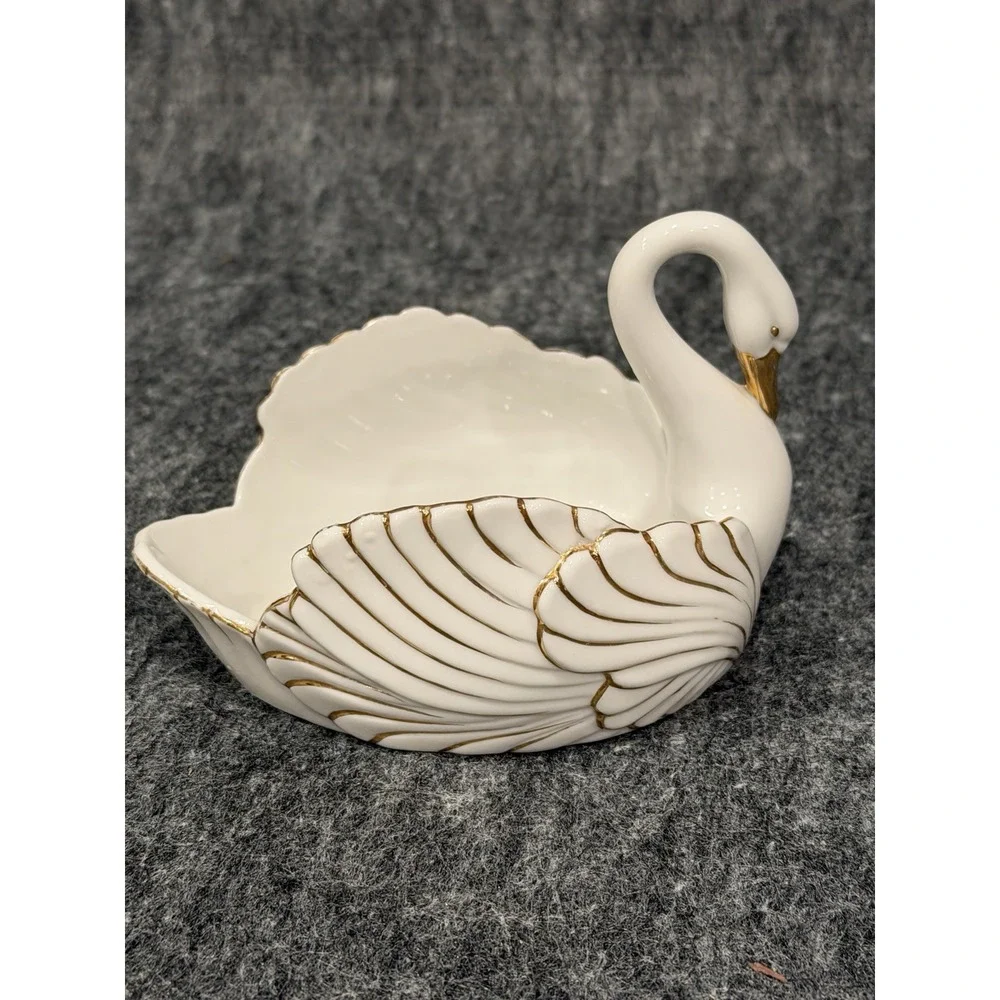 VTG Stylebuilt NY Porcelain Swan 24 Karat Gold Trim Vanity Soap Dish 3.5